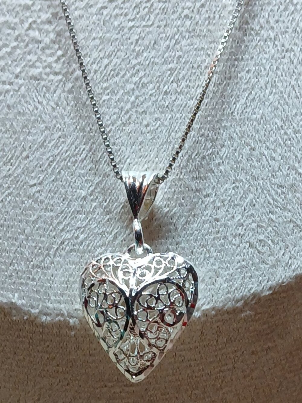 STERLING SILV 925 ITALY SU PUFFY OPEN FILIGREE HEART PENDANT WITH 18" CHAIN #115